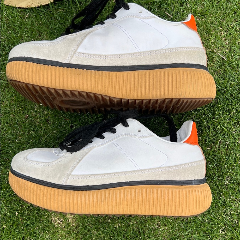 Onitsuka Tiger by Asics White and Orange Sneakers excellent condition - Picture 7 of 8